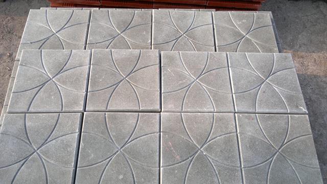 Płytka chodnikowa szara koła 25x25x3 cm