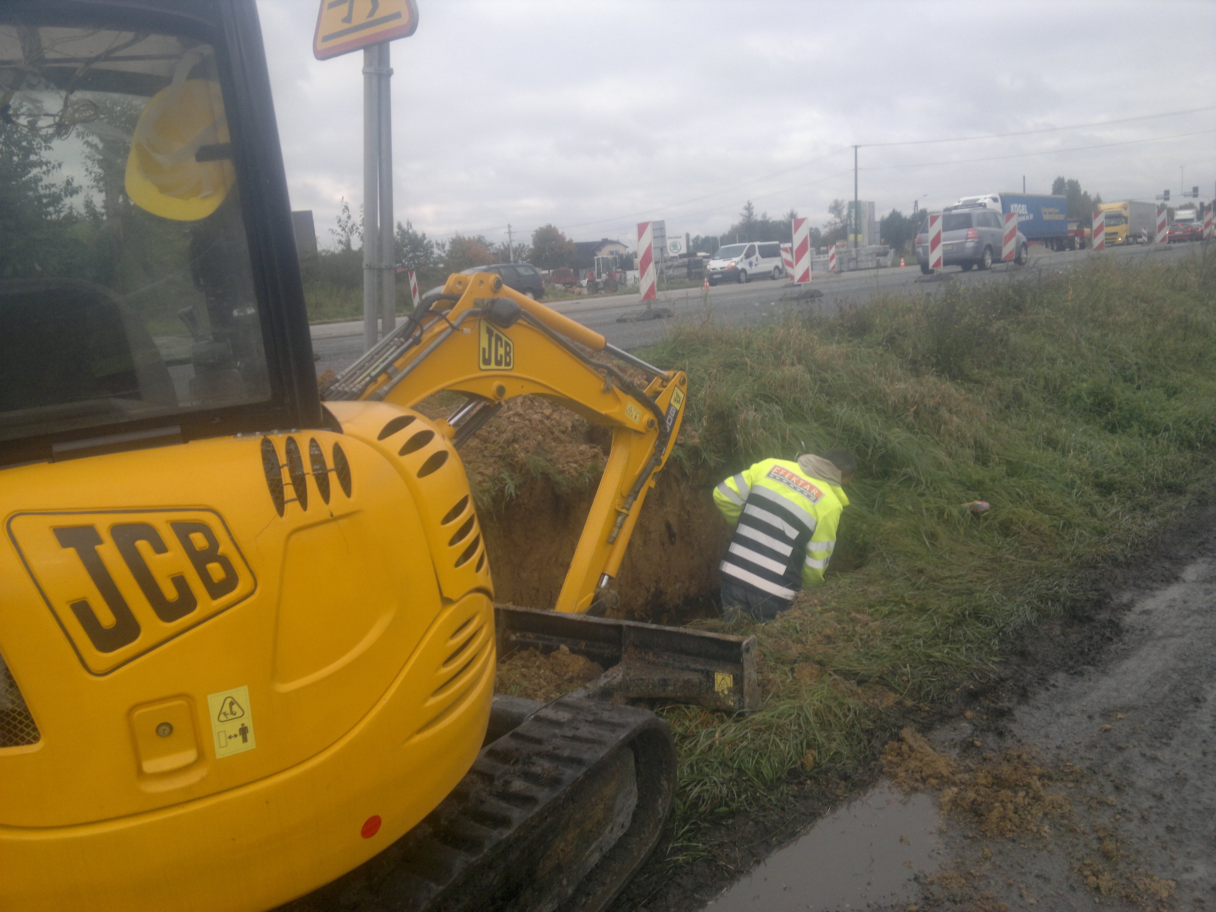 Usługi minikoparką JCB 8025
