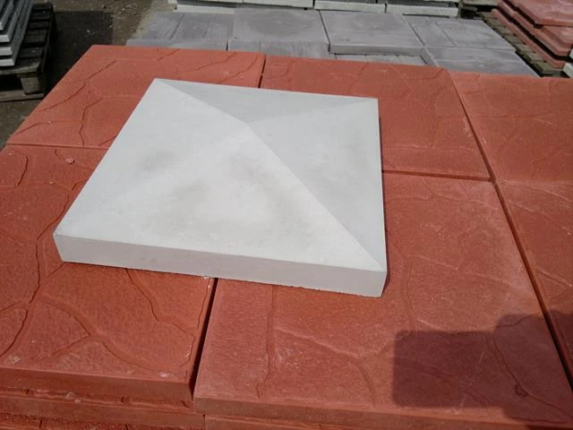 Daszek betonowy szary 39x39 cm